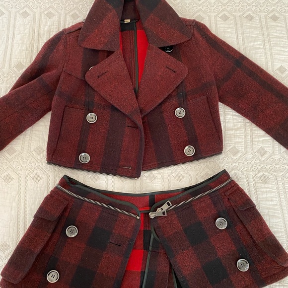 Authentic Burberry coat - Picture 8 of 10